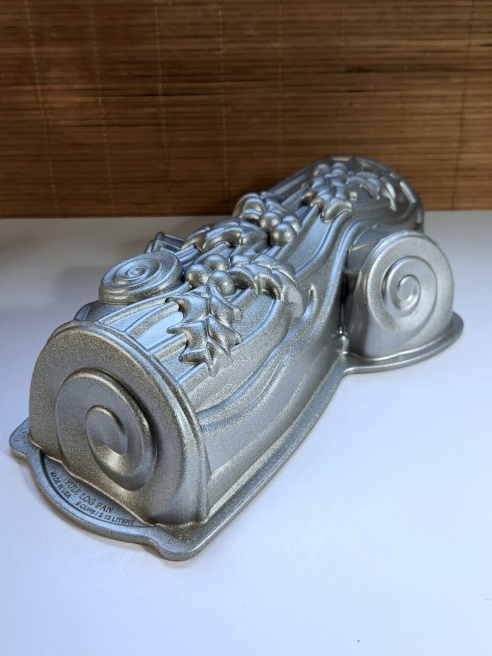 Nordic Ware Yule Log Bundt Pan Buche De Noel Christmas Holiday Cake Mold 9 Cup
